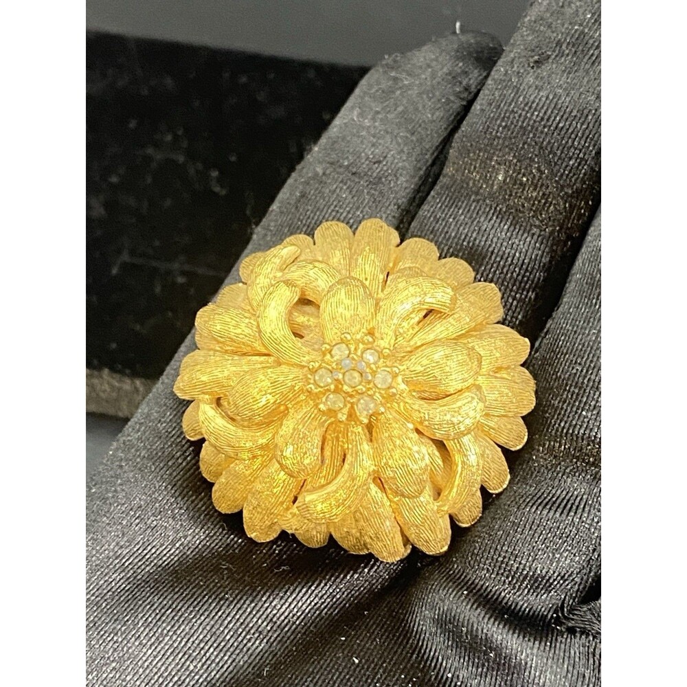 Vintage MCM 1950’s DeNicola 3D Flower Rhinestone Brooch High Setting Artsy